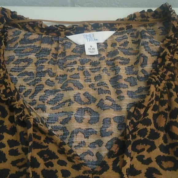 TIME AND TRU ASYMETRICAL PEPLUM SHIRT IN LEOPARD - Picture 7 of 11